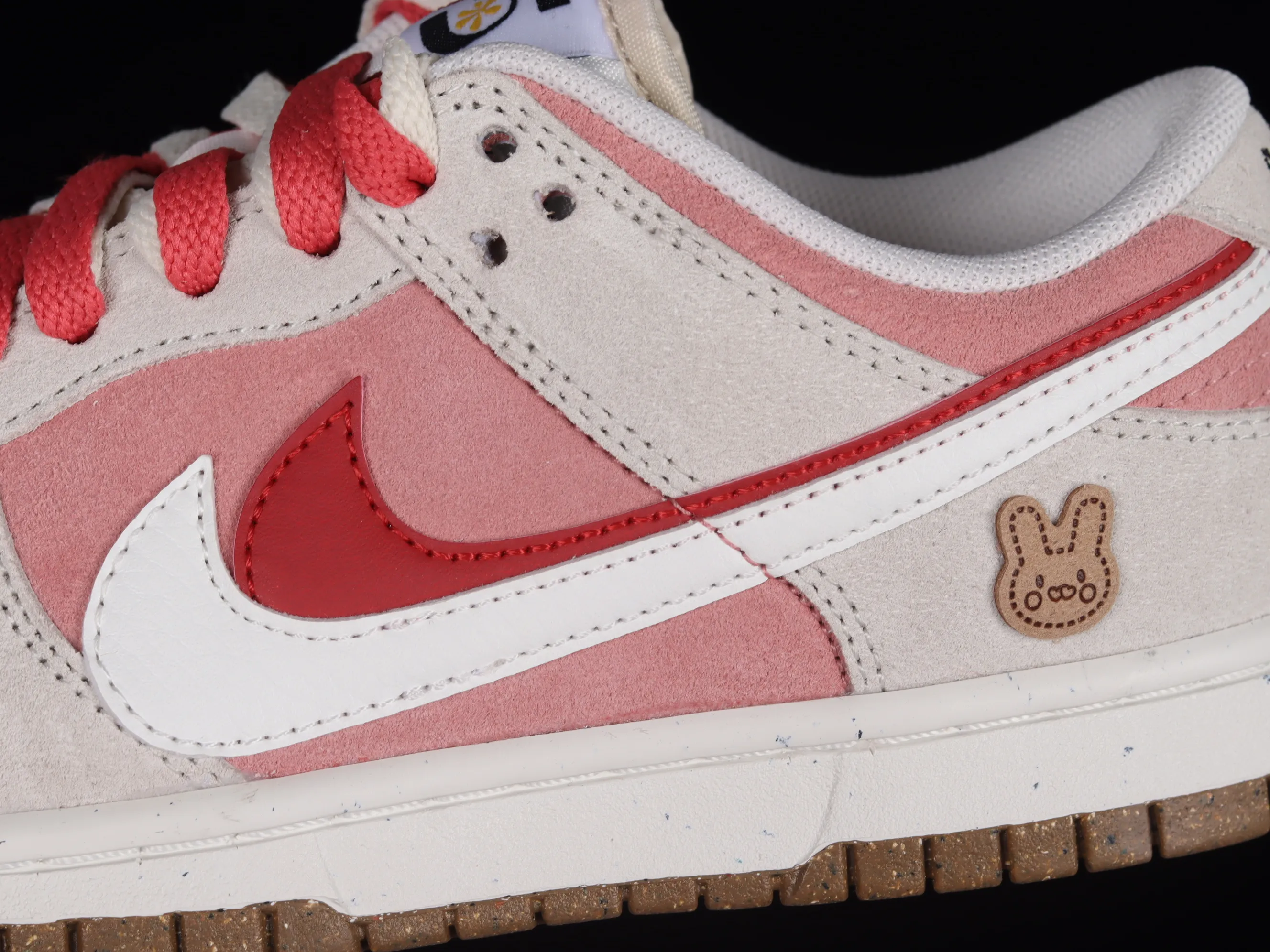 All Categories Nk SB Dunk Series Nk SB Dunk Low Low-top Sneakers Nk Dunk Low SE 2023 Year of the Rabbit Limited SB Smashed Backboard Fashion Casual Sneakers DO9457-117